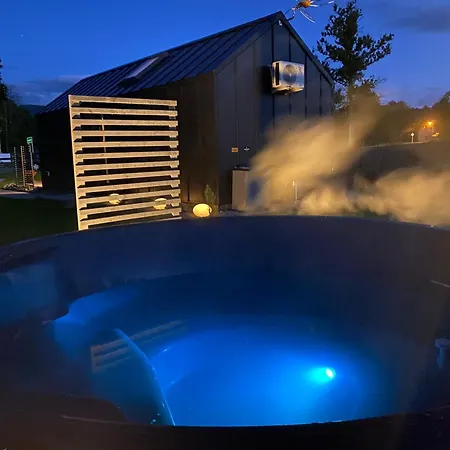 Ferienhaus Hill Karpnki, Sauna, Hygge-balia, Lagom-jacuzzi Karpniki